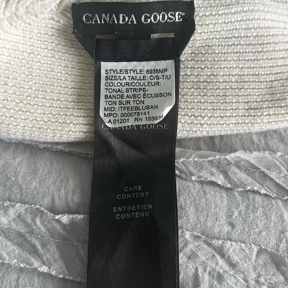 Canada Goose Gray and White Knit Beanie - Picture 6 of 7